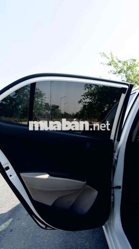 Hyundai i10 Sedan 2015 Trắng Xăng Số sàn