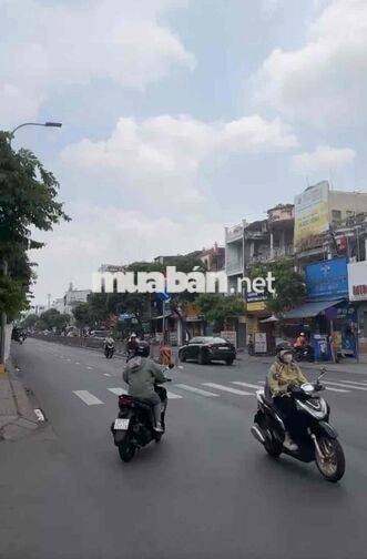 CHO THUÊ VĂN PHÒNG 105M2 CÓ THANG MÁY,CHỖ ĐỂ XE FREE