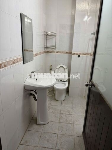 Phòng ĐẶNG THUỲ TRÂM, WC riêng, giờ giấc tự do