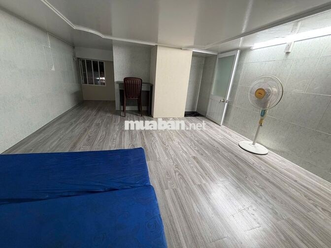 Phòng ĐẶNG THUỲ TRÂM, WC riêng, giờ giấc tự do