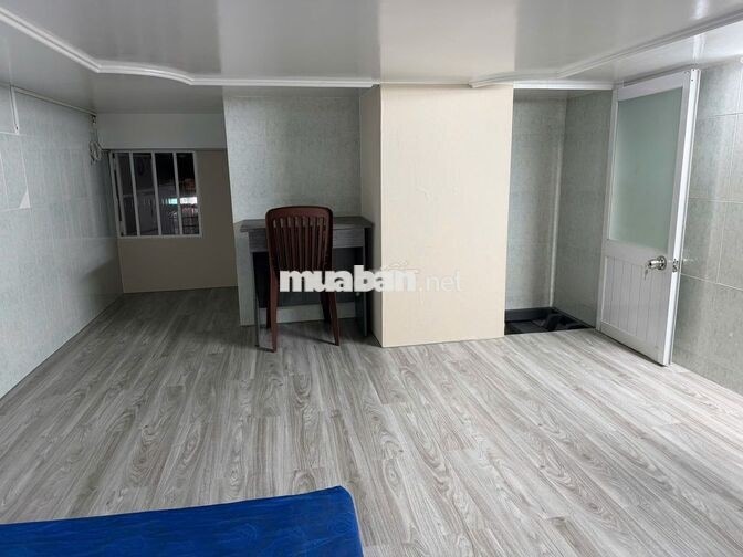 Phòng ĐẶNG THUỲ TRÂM, WC riêng, giờ giấc tự do