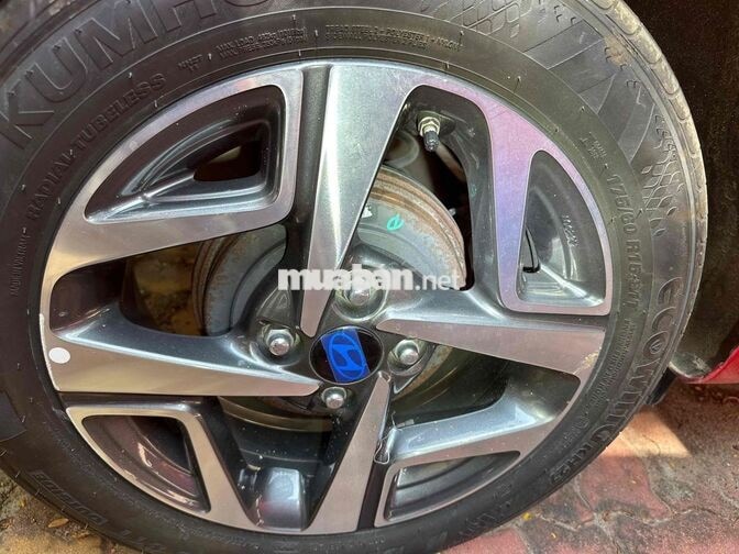 Hyundai Grand i10 2024 1.2 Tự động Đỏ 8..900 km