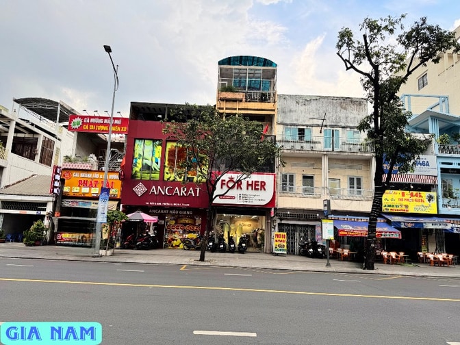 BÁN NHÀ MẶT TIỀN KINH DOANH : 152 HẬU GIANG - P. 6 - Q. 6 - TPHCM