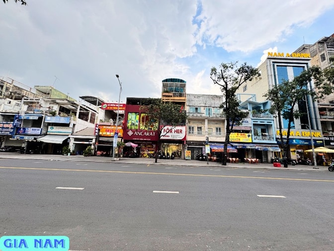 BÁN NHÀ MẶT TIỀN KINH DOANH : 152 HẬU GIANG - P. 6 - Q. 6 - TPHCM