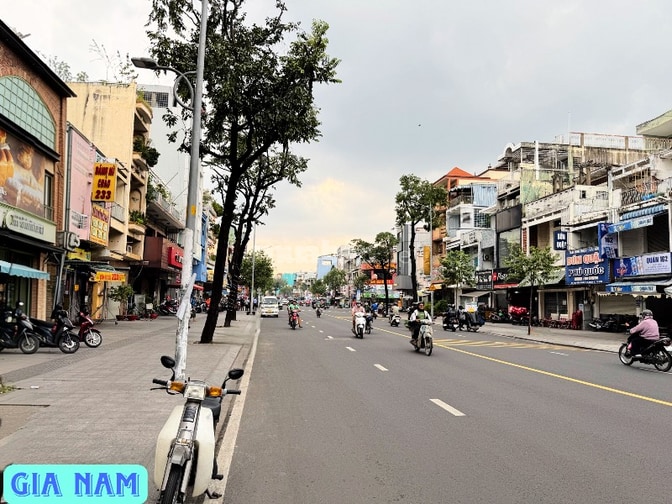 BÁN NHÀ MẶT TIỀN KINH DOANH : 152 HẬU GIANG - P. 6 - Q. 6 - TPHCM