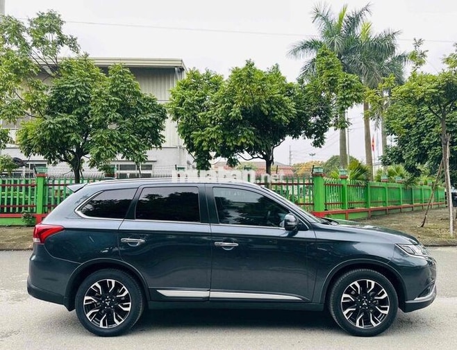 Mitsubishi Outlander sx2021 Premium