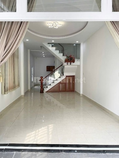 Hàng xóm Vincom Lê Văn Việt, dtsd 110m2, đường xe hơi né. Chỉ 5.5tỉ
