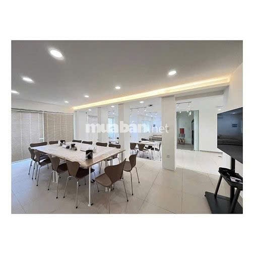 MT 160A Bàu Cát 3, P 12, Tân Bình DT 12x17m, 3 lầu, 78 triệu/tháng