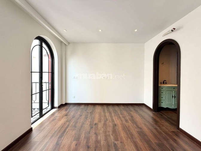 Chính chủ bán nhà MT thụt đường Huyền Quang Q.1 - 4,1m x 18m - 18,5 tỷ