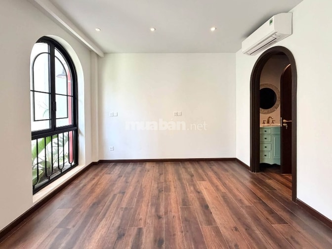 Chính chủ bán nhà MT thụt đường Huyền Quang Q.1 - 4,1m x 18m - 18,5 tỷ