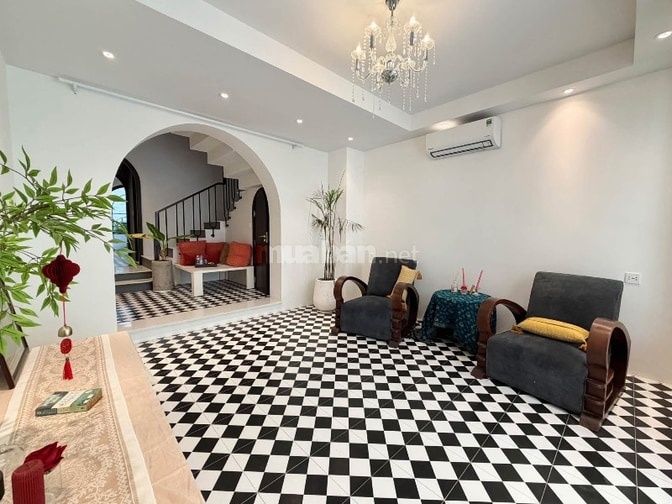 Chính chủ bán nhà MT thụt đường Huyền Quang Q.1 - 4,1m x 18m - 18,5 tỷ