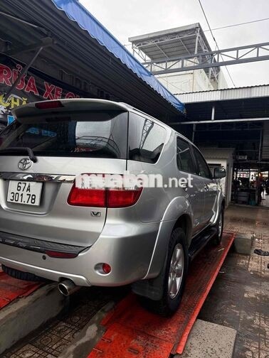 Toyota Fortuner 2009 Tự động Bạc 7 chỗ