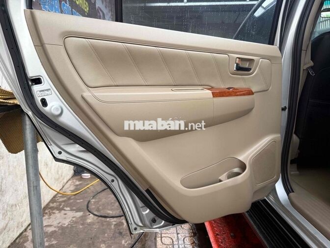 Toyota Fortuner 2009 Tự động Bạc 7 chỗ
