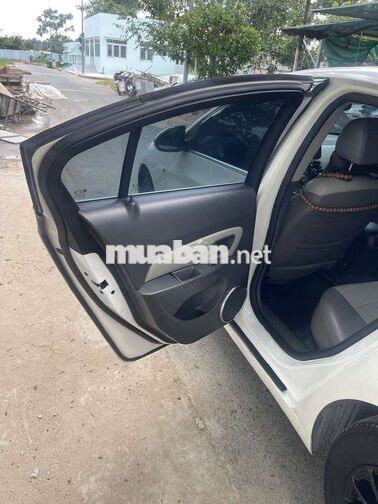 Chevrolet Cruze Số sàn Xăng Trắng