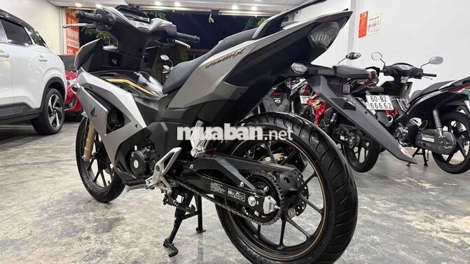 Winner V4 ABS 2025 LƯỚT 4500 km siêu cọp Bạc nhám