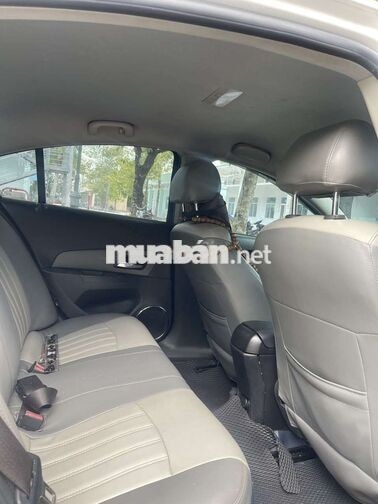 Chevrolet Cruze Số sàn Xăng Trắng