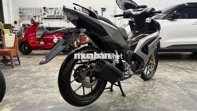 Winner V4 ABS 2025 LƯỚT 4500 km siêu cọp Bạc nhám