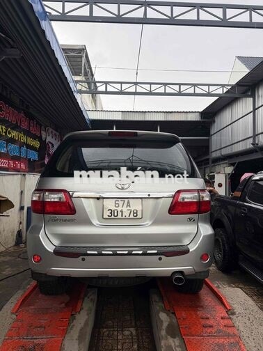 Toyota Fortuner 2009 Tự động Bạc 7 chỗ