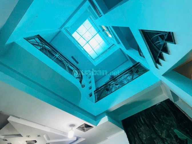 Khu Hoàng Việt - khách sạn Đệ Nhất Tân Bình  5,2 x 28m kết cấu 5 tầng
