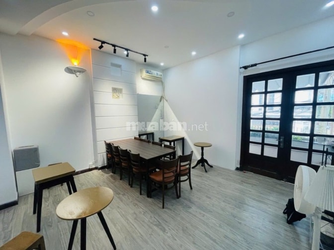 Khu Hoàng Việt - khách sạn Đệ Nhất Tân Bình  5,2 x 28m kết cấu 5 tầng