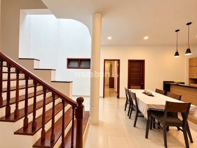 Chủ gửi bán biệt thự CMT8 giáp Q10 Q3 - 200m2 chỉ 37,5 tỷ