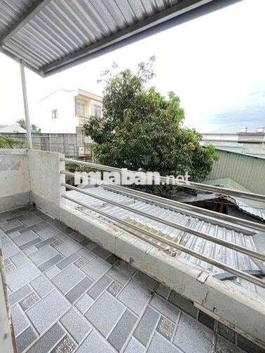 Nhà trệt 2 lầu mặt tiền Trần Hoàng Na