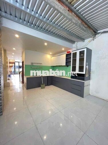 Nhà trệt 2 lầu mặt tiền Trần Hoàng Na