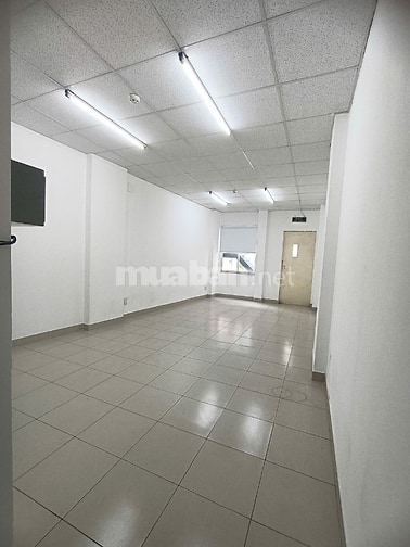 Văn Phòng cho thuê 30m2 mặt tiền 767 Lũy Bán Bích