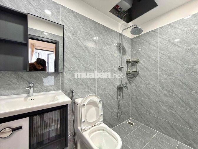 CĂN HỘ DỊCH VỤ PHÒNG STUDIO TÁCH BẾP BAN CÔNG | CỬA SỔ ~ GẦN ETOWN