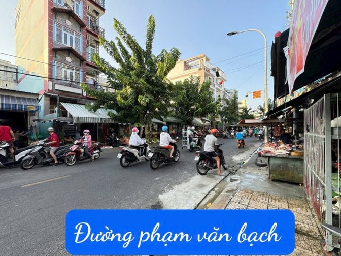 Cho thuê nhà mặt tiền chợ Phạm Văn Bạch, Gò Vấp, 4x16m, giá 20tr/th
