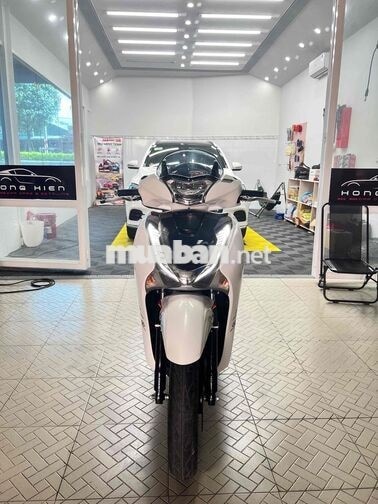 Honda SH 2018 Trắng Tự động
