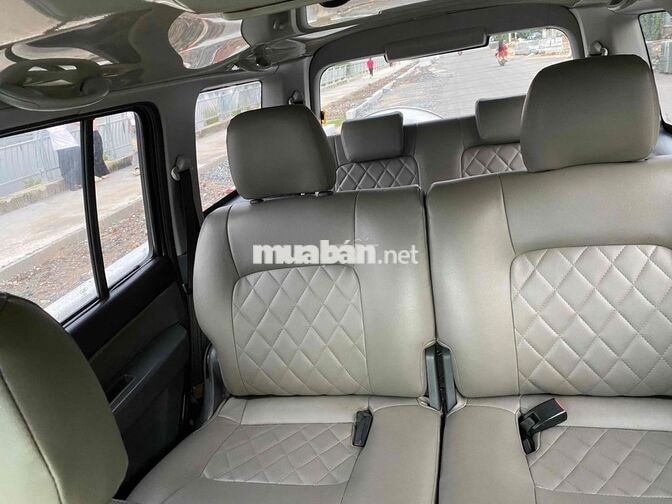 Ford Everest Số sàn Máy dầu Bạc