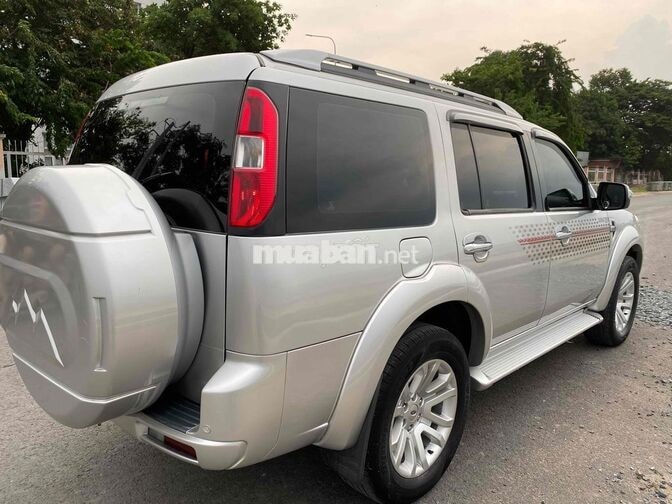 Ford Everest Số sàn Máy dầu Bạc