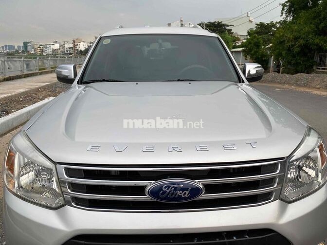 Ford Everest Số sàn Máy dầu Bạc