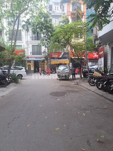 Cho thuê nhà ngõ 40 Trung Kính - Diện tích 65m2 x 4 tầng đường hè rộng