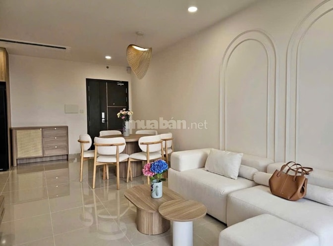 Rẻ hơn căn kế bên 200 Triệu , sổ sạch 2 tỷ 2 VAT , Lầu 6 nội thất full