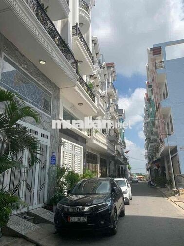 Bán gấp hạ giá 300 triệu nhà 4 tầng hẻm 37 Bến Lội