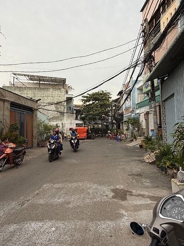 Cho thuê mặt bằng 7.6x20m tại Nguyễn Hới