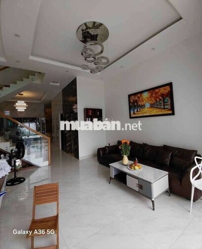 Cho thuê villa hồ bơi 5PN gần biển full nội thất