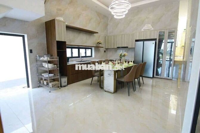 Cho thuê villa hồ bơi 5PN gần biển full nội thất