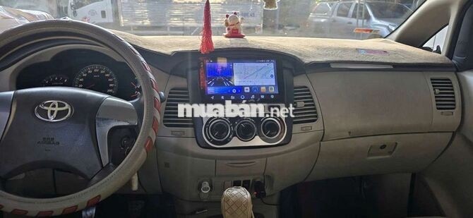 Toyota Innova 2015 Số sàn Bạc 7 chỗ Quận 6