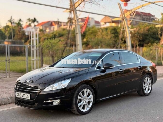 Peugeot 508 Đen 5 chỗ