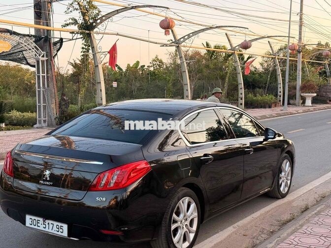 Peugeot 508 Đen 5 chỗ