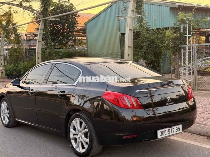 Peugeot 508 Đen 5 chỗ