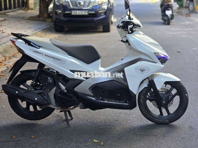 Honda Air Blade Trắng