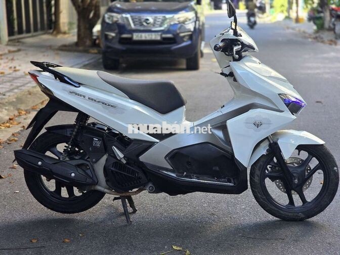 Honda Air Blade Trắng