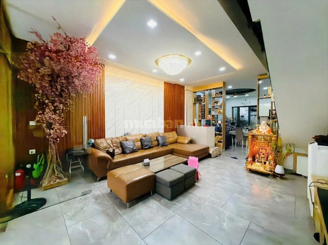 Kẹt tiền bán gấp căn nhà Sadeco Phước Kiển A giá cực tốt