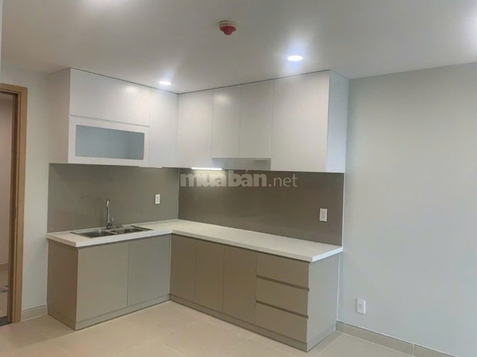 Cần cho thuê CTL Tower Giá 8.3 triệu/th nhà trống, 73m2, 2PN, Ban công