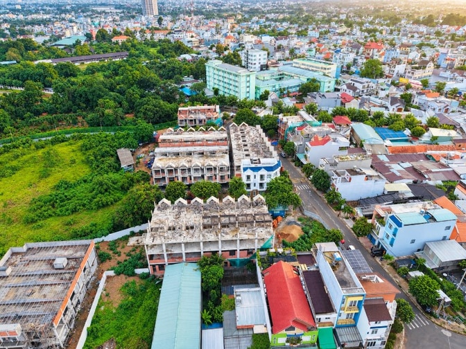 Nhà phố Nguyễn Văn Tiết 6,8 tỷ 5x20m, 1 trệt 2 lầu, vay 70%, 30% HĐMB