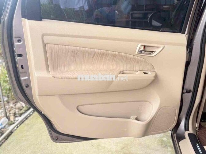 Suzuki Ertiga 7 chỗ Tự động Nâu Nhập khẩu